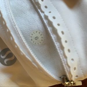 lululemon athletica Pants - White Lululemon Long Cropped Legging Size 6 lululemon athletica Pants - White Lululemon Long Cropped Legging Size 6